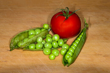 Bio-Gemüse, Erbsen, frisch, eigene Ernte, schmackhaft, Aroma, Schoten, Erbsenschoten