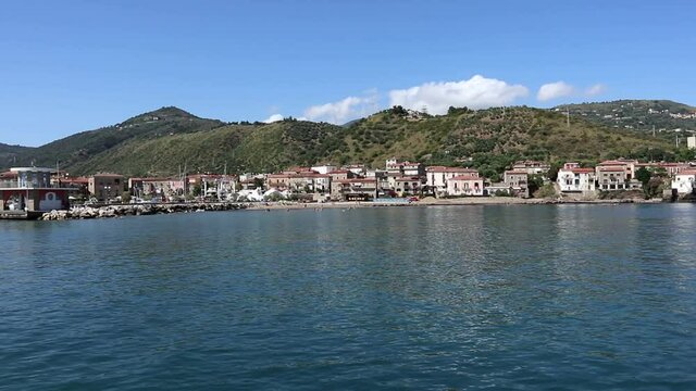 Acciaroli - Panoramica del porto dal pontile