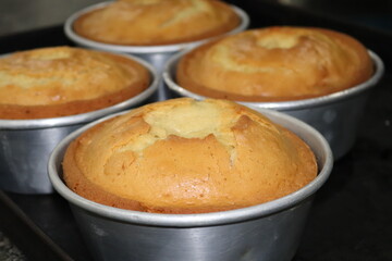 Bolo saindo do Forno