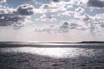 Obraz premium Beautiful and curious clouds background blue sky at Florida.