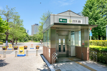 都営地下鉄の新宿線浜町駅
