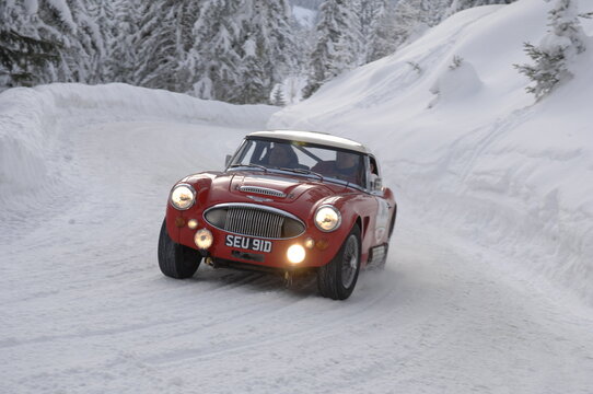 Vintage Austin Healey 100/6 Roadster