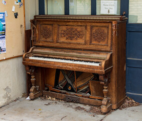 Fototapeta na wymiar Street piano anyone can play