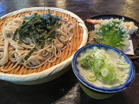 Zarusoba , Tempura And Welsh Onion