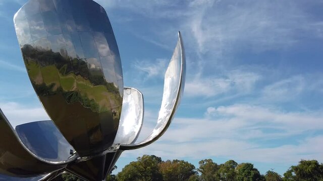 Floralis Generica, Buenos Aires, Argentina