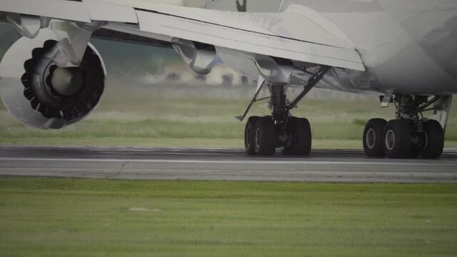 Widebody aircraft chassis close-up