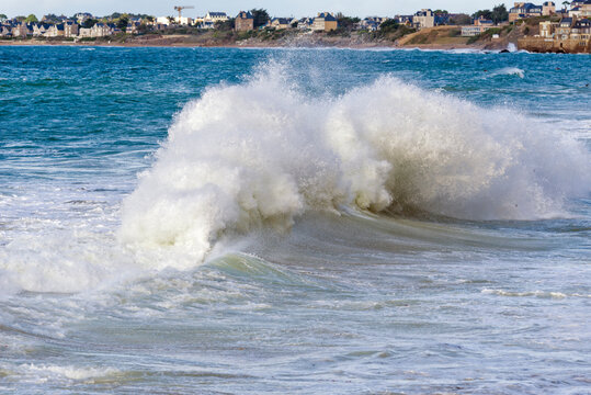 Big high tide and big waves on the Chauss&eacute;e du Sillon in Saint Malo, Brittany, France