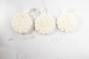 リフ編み・鍵網の手作りたわし。アクリルたわし。エコたわし。