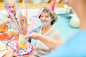 Senioren mit Demenz feiern Geburtstag