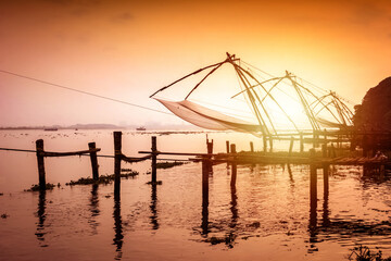 Fototapeta na wymiar Chinese Fishing nets in Kochi, Kerala, India
