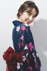 浴衣を着た女性