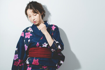 浴衣を着た女性