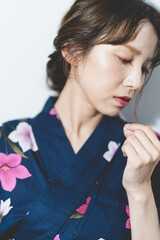 浴衣を着た女性