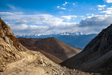 Fototapeta na wymiar Beautiful mountains view on the way to Pangong lake, Ladakh, kashmir, India