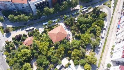 Aerial view of city ​​mosque between the buildings