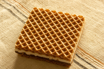Crispy wafers with chocolate and hazelnut cream