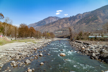 Fototapeta premium Beautiful landscape of the valley between the cities of Kullu and Manali, north of India.