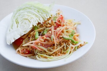 spicy papaya salad - Thailand healthy food