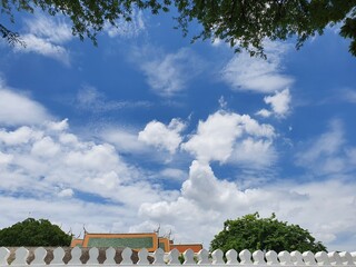 Fototapeta premium white fence and blue sky