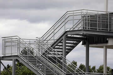moderne treppe an einem neubau