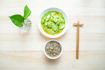 Summer light recipe green bean porridge with fried loofah