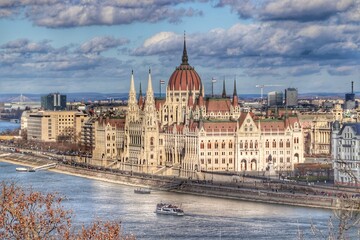 budapest parliament building