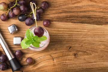 cold drink：Fruit cocktail with grape