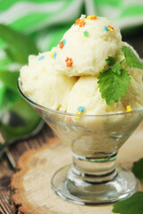 Ice cream scoops in an ice cream bowl