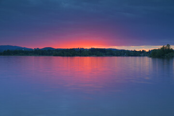 Seelandschaft mit Abendrot