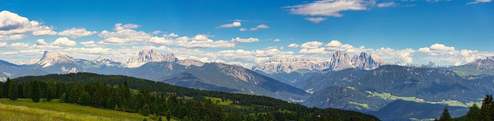 Naklejka na ściany i meble Dolomiti Alto Adige da Corno del Renon Odle sasso lungo piatto gruppo del sella, alpe di villandro, presanella