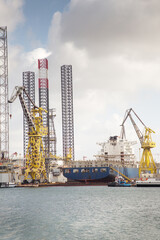 Obraz premium shipping dockyard in malta