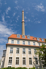 Fototapeta na wymiar Schornstein - Energieverbrauch von Gebäuden