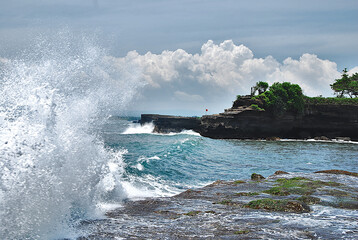 Fala na wybrzeżu Bali