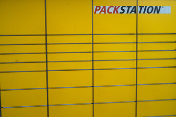 packing station with many post boxes