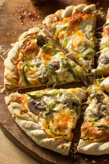 Obraz na płótnie Canvas Homemade Vegeterian Supreme Pizza
