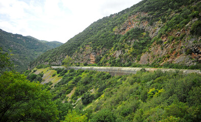 Fototapeta na wymiar Túnel en el ferrocarril Algeciras - Bobadilla por el Cañón de las Buitreras provincia de Málaga, España