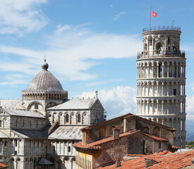 Fototapeta premium Views across Pisa towards the leaning tower of pisa and cathedral