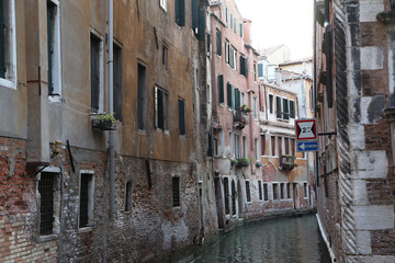 Obraz na płótnie Canvas Beautiful peaceful scene of canal in Venice, Italy