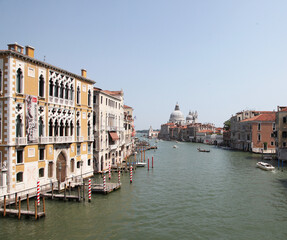 Fototapeta na wymiar Grand Canal in Venice featuring buildings and boats