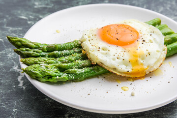 ミラノ風　アスパラガス