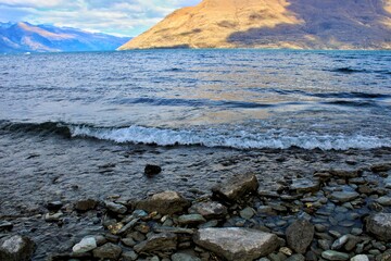 rocks on the beach
lake wakatipu NZ