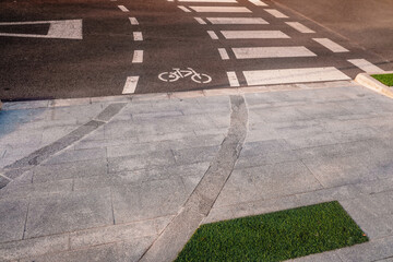 Design of new integrated bike lanes in a pedestrian friendly environment