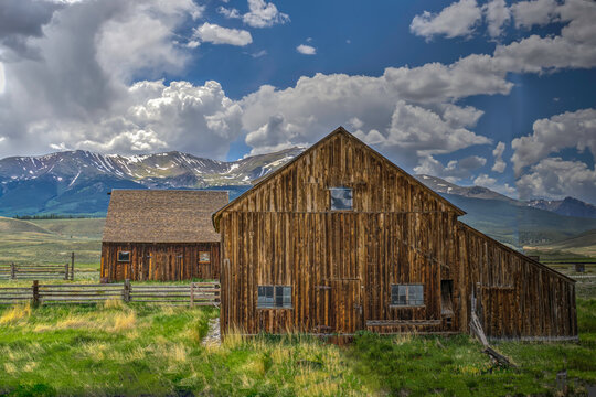 An old rustic farmstead on the western side of the Rocky Mountains