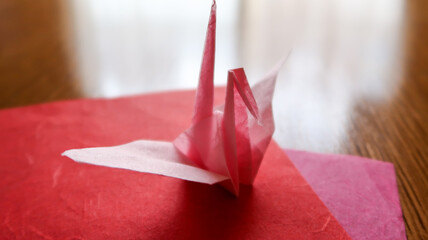 折り鶴　ピンク