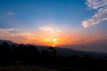 白木峰高原から望む春の日の出