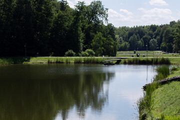 Fototapeta na wymiar landscape with a lake in the park