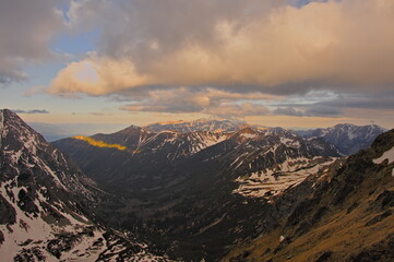 Fototapeta na wymiar Poland Tatra Mountains. Sunset in the Tatra Mountains.