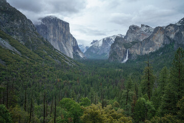 tunnel view in yosemite nationalpark, california, usa