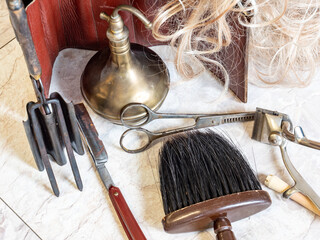 Antikes Friseur Werkzeug vergangener Zeiten	