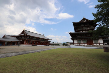 梅雨の晴れ間の薬師寺